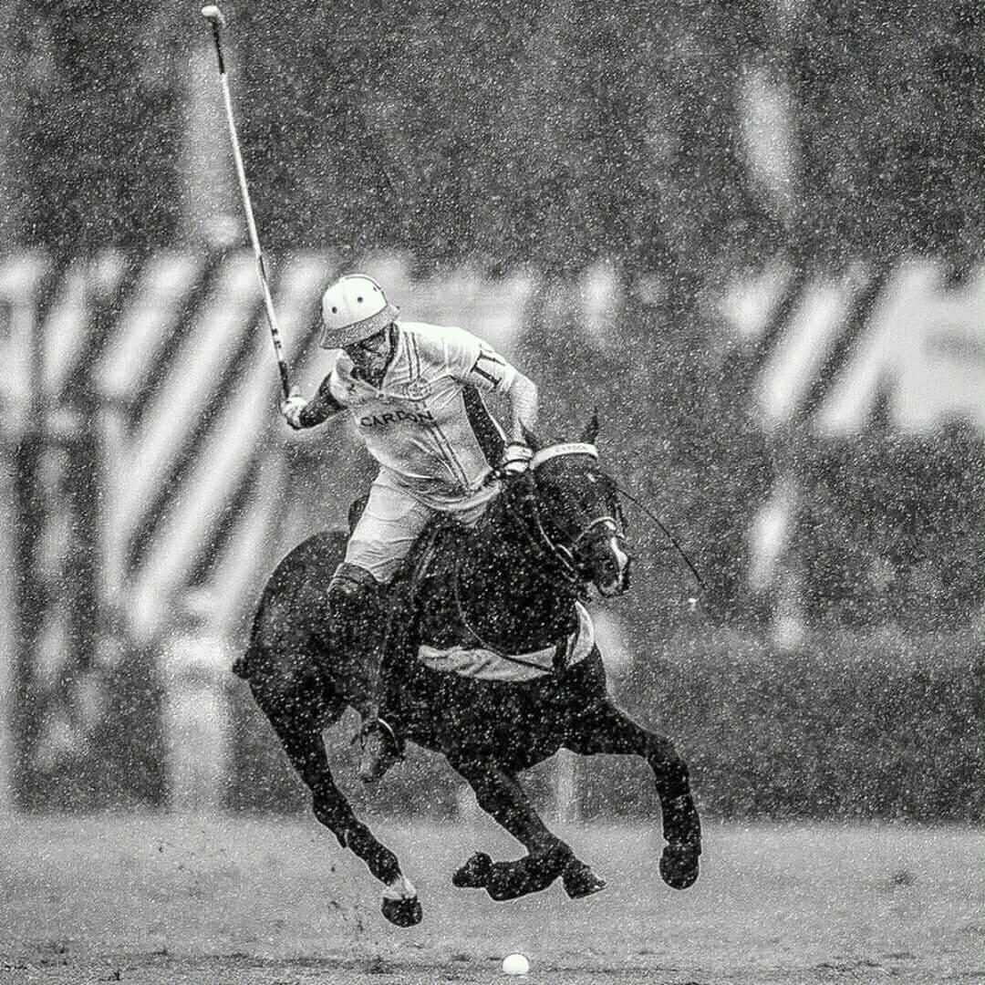 Linda corrida bajo la lluvia facu pieres poloballs argentina_2